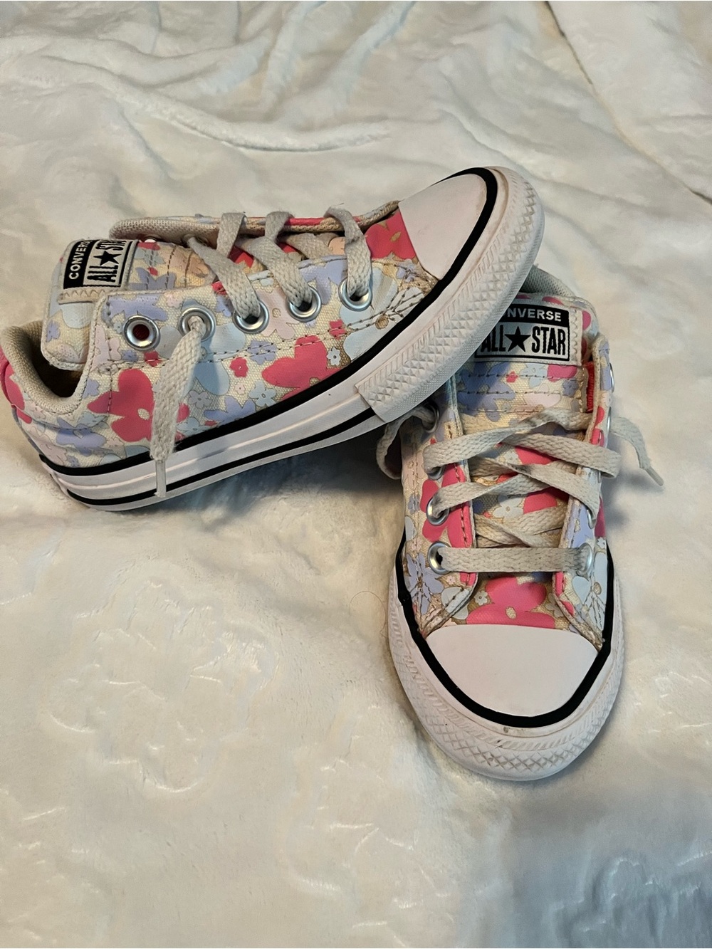 Converse Kids' Pink and Light Blue Floral Low-Top Sneakers